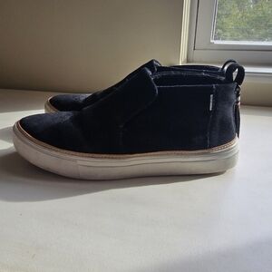 Toms black suede mid slipon